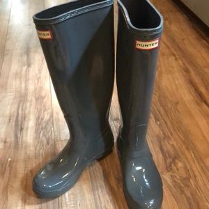 Gray tall gloss rain boots